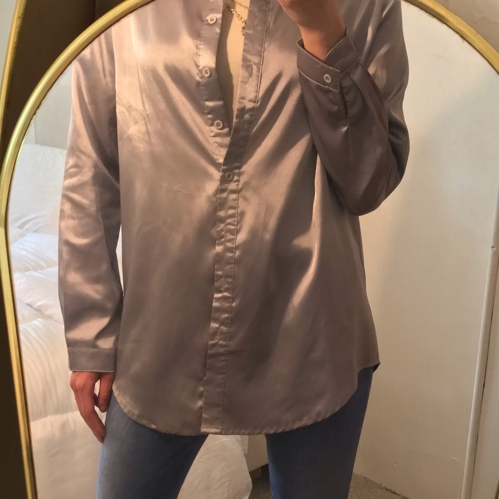 PRETTY LITTE THING SILVER SATIN BUTTON UP